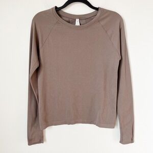 Athleta Momentum Long Sleeve Top Womens Medium Taupe Tan Metallic Shimmer